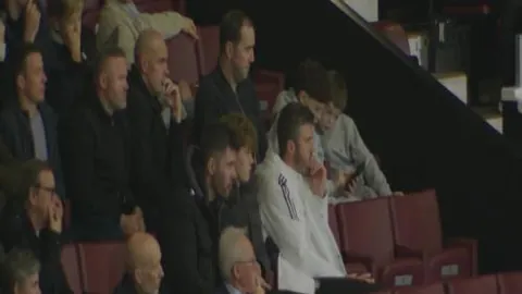 拜仁坚不可摧，德甲冠军指日可待，凯恩从容不迫，球队以6分优势领跑积分榜领跑。